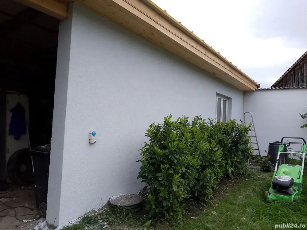 Execut lucrări interioare și exterioare 