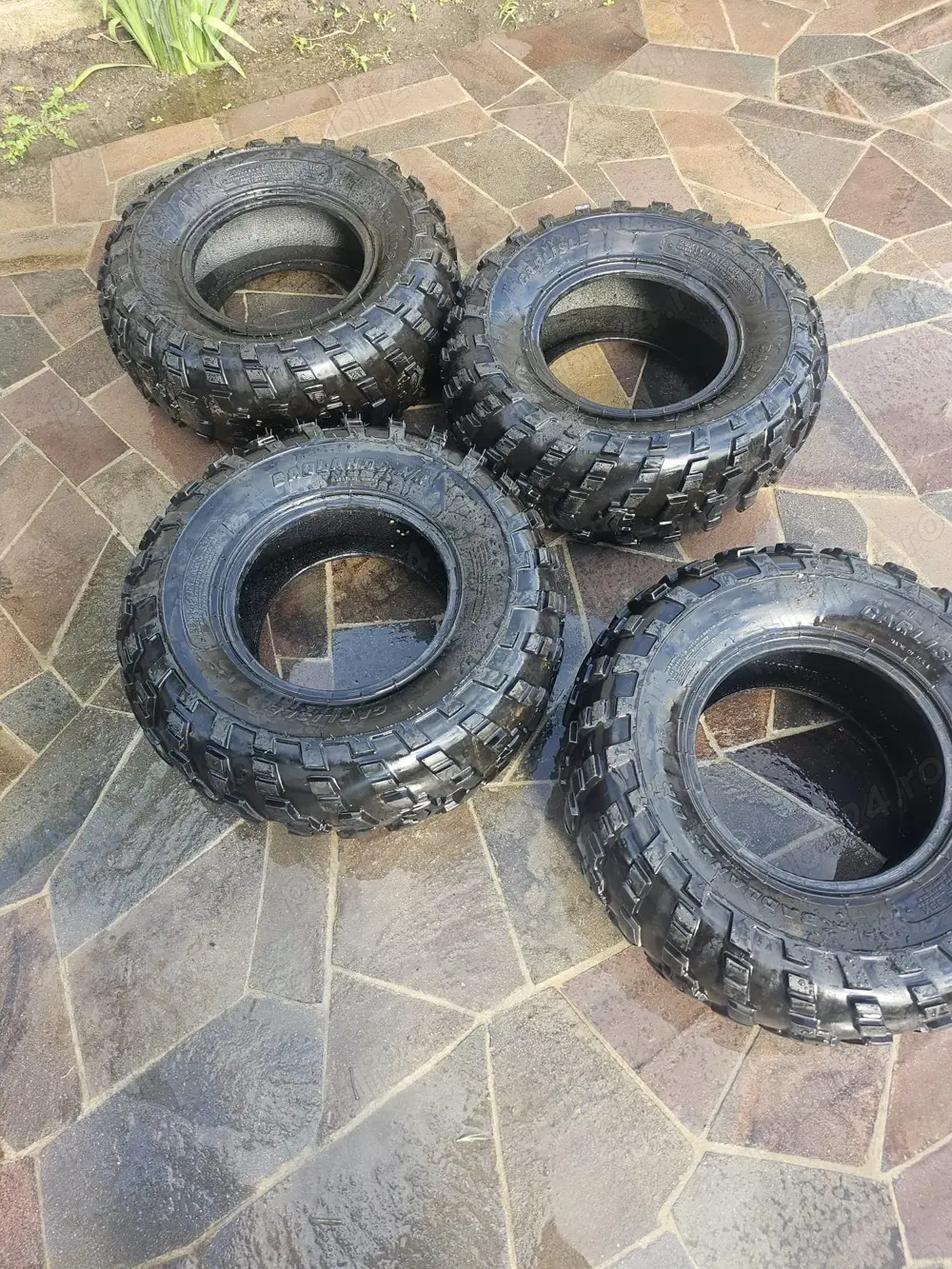 Vând cauciucuri ATV