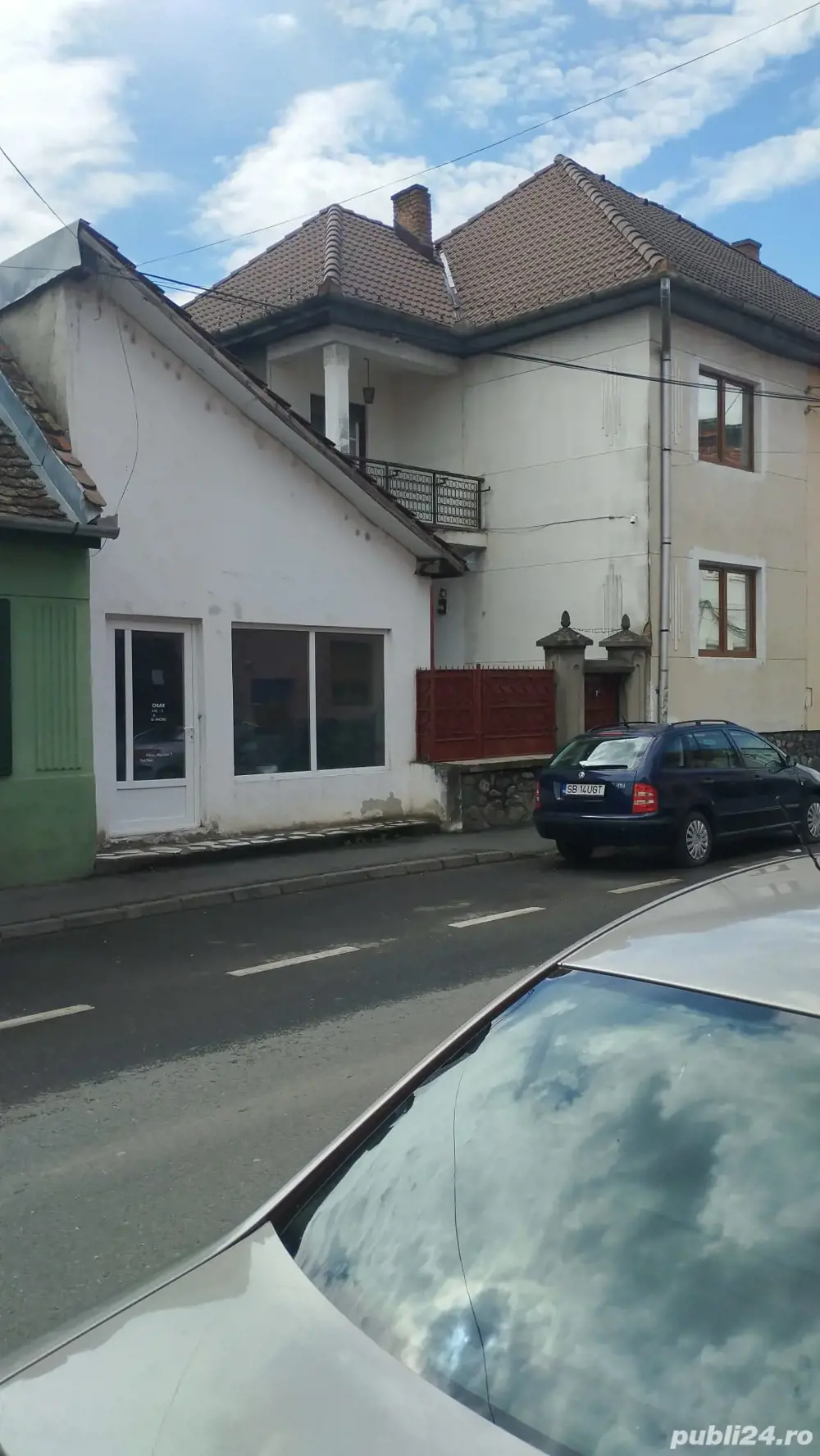 Casa singur in curte plus un spatiu comercial Sibiu Str Morilor
