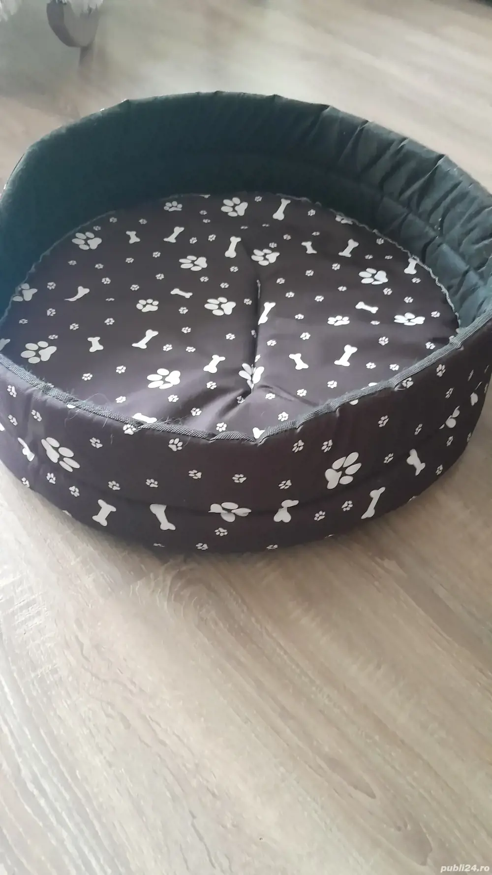 Vând patut de pisici