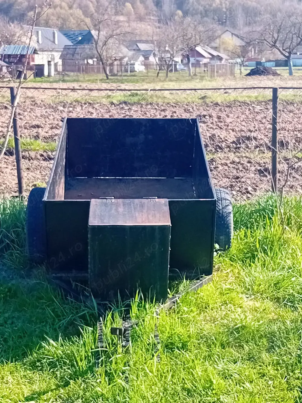 Vind remorca pentru motocultor.