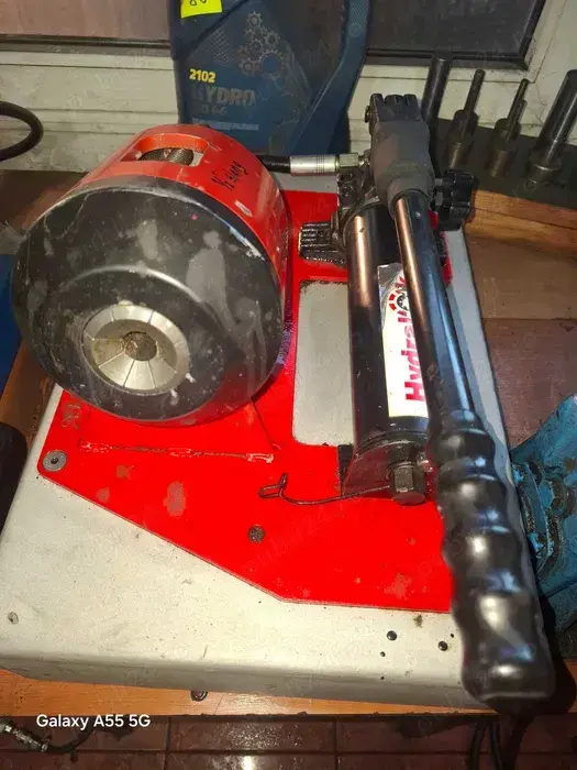 Presa hidraulica de facut furtune hidraulice manuala adusa din Italia