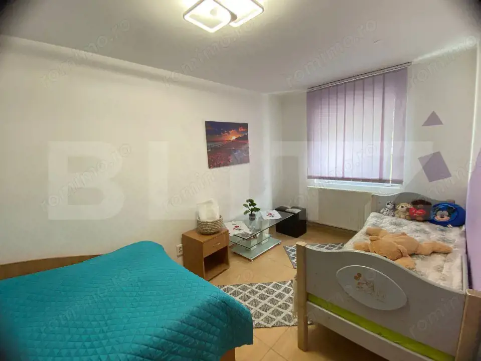 Apartament de vanzare, cu 3 camere, 48 mp, zona cetate