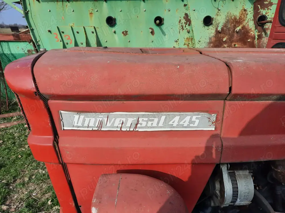 Tractor Universal 445 DT