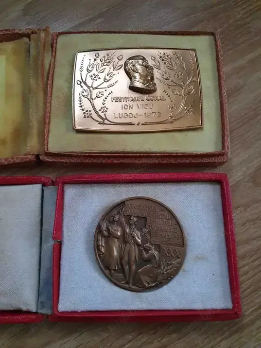 Placheta festival muzical 1974 in cutie originala