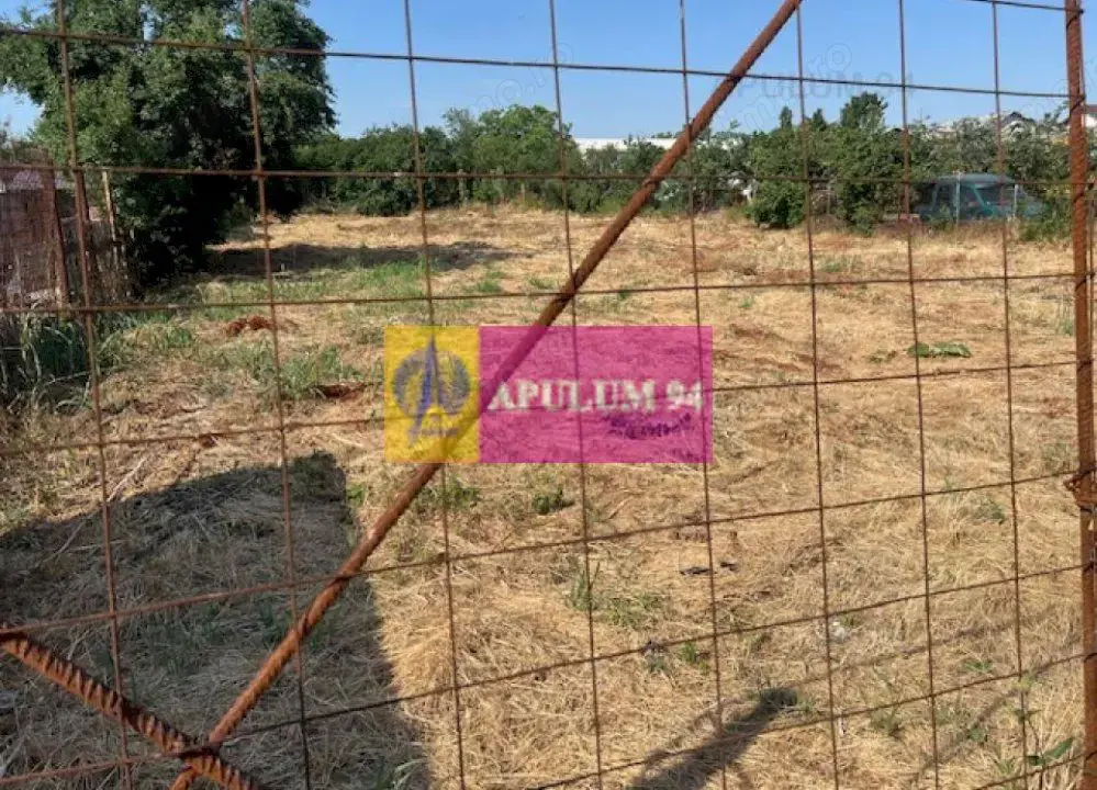 Teren Cornetu- intre case.