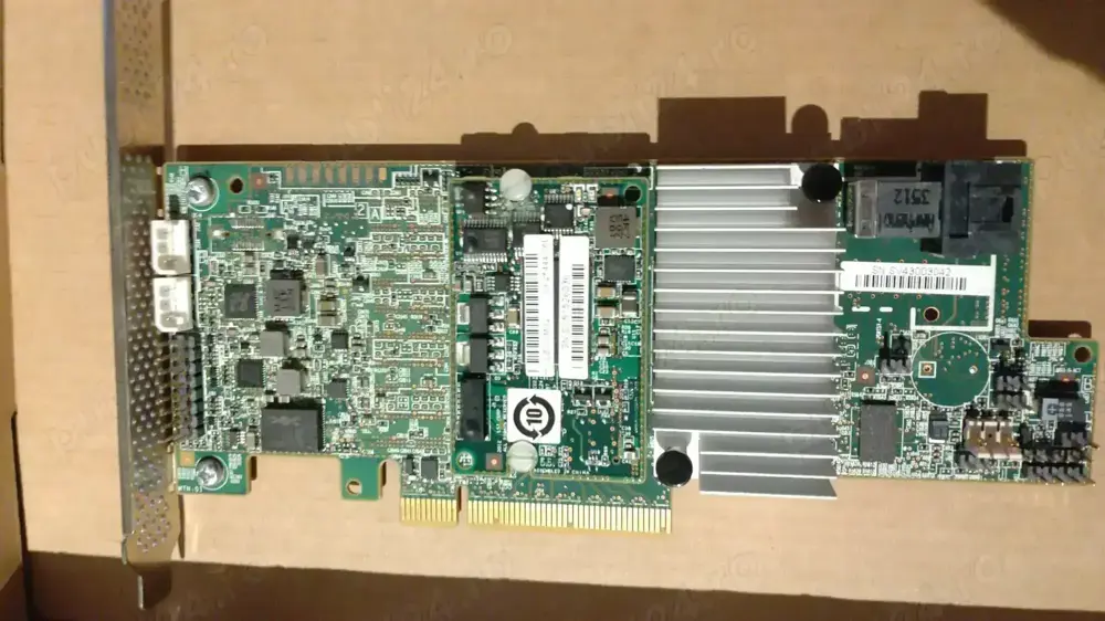 Controller RAID LSI MegaRAID 9361-4i