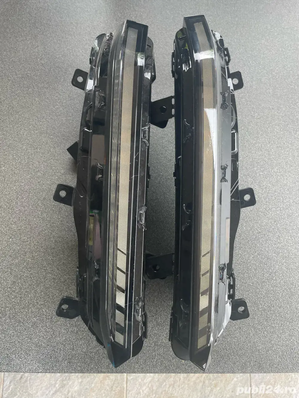 Lumina zi-semnal stanga+dreapta Peugeot 303 2021