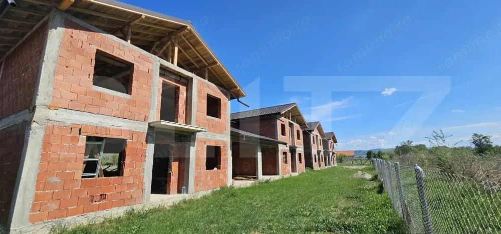 Oportunitate URIAȘĂ pentru dezvoltatori/constructori–Ansamblu 4 case în Simeria