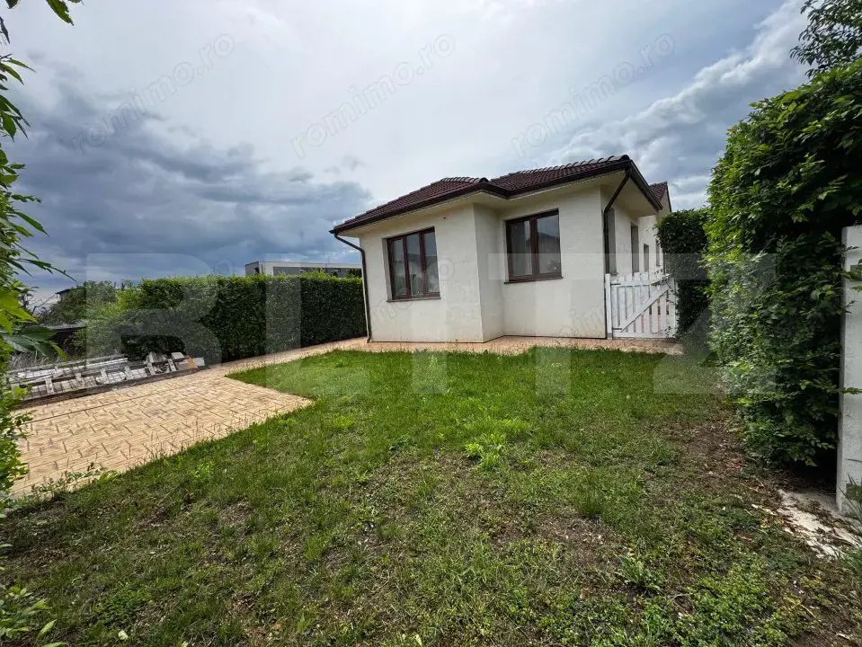 Casă tip duplex, de vanzare, cu 3 camere, 285 mp teren, zona Micesti