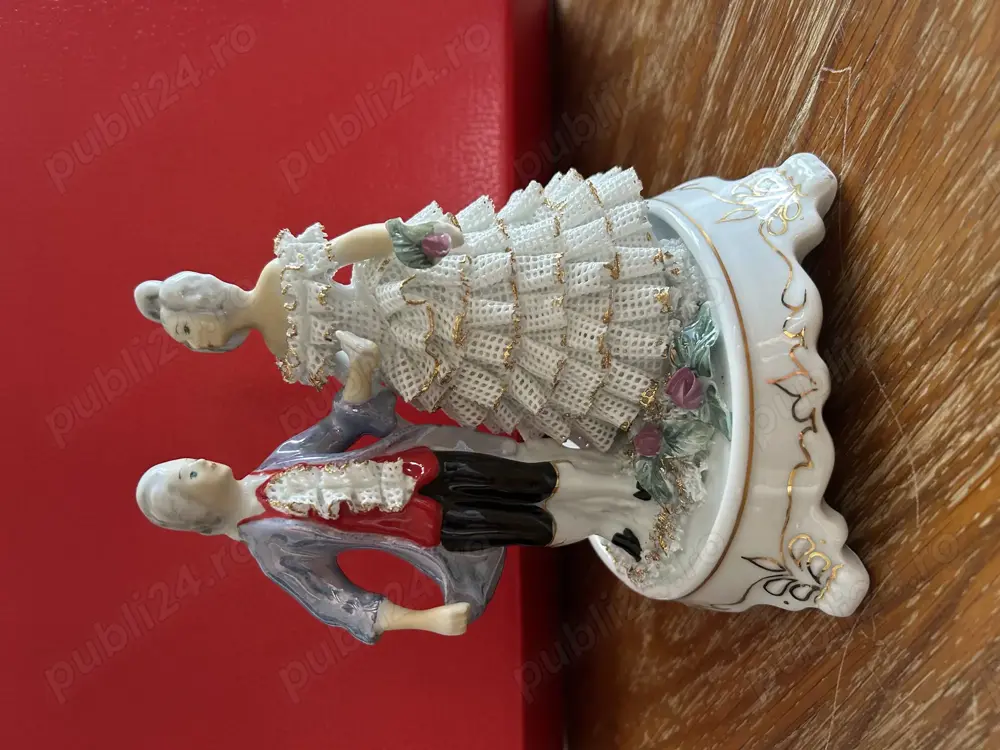 Bibelou porțelan vintage M. Debelly   17 cm   Piesă de colecție elegantă