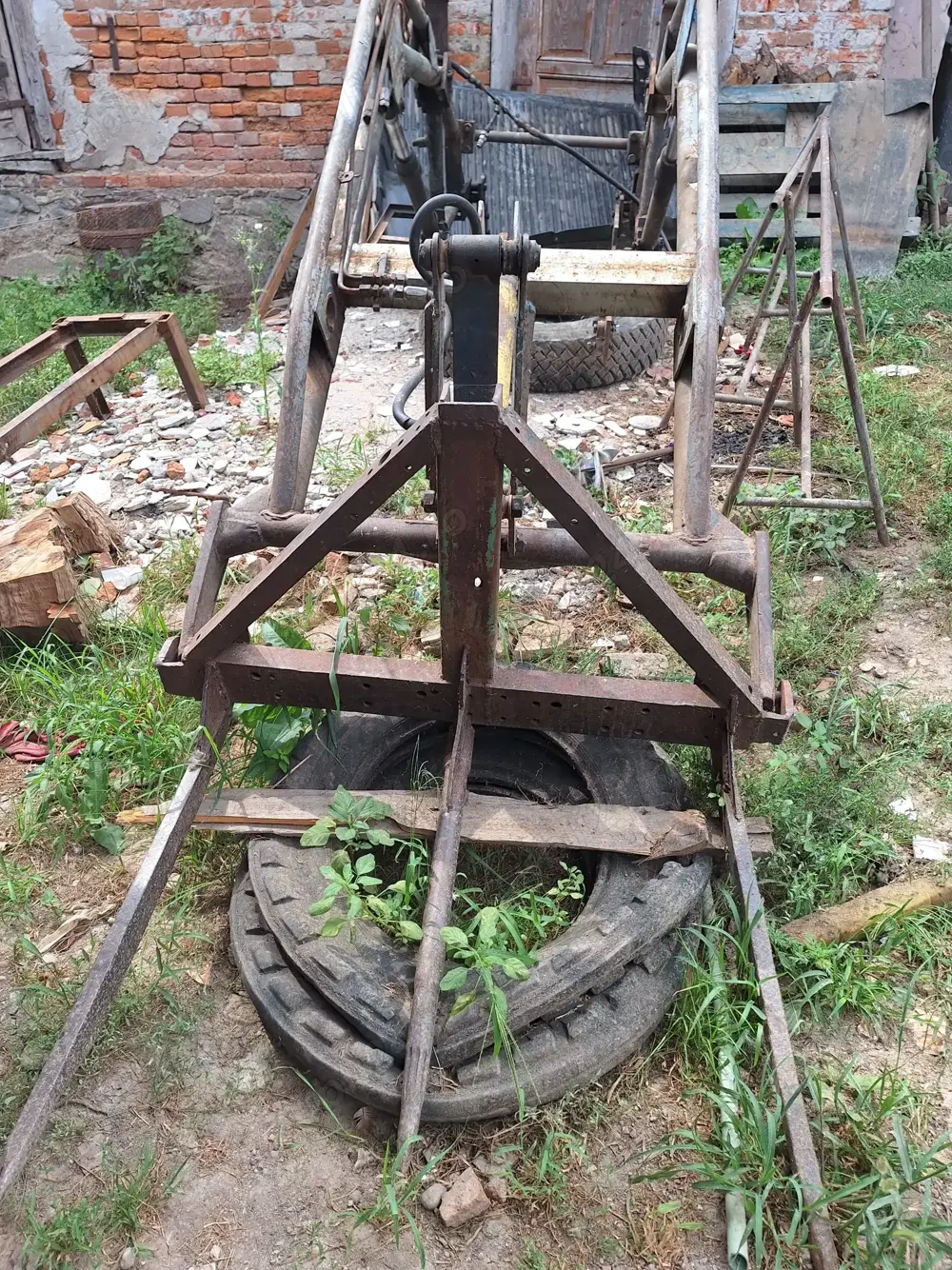 Vând încărcător frontal