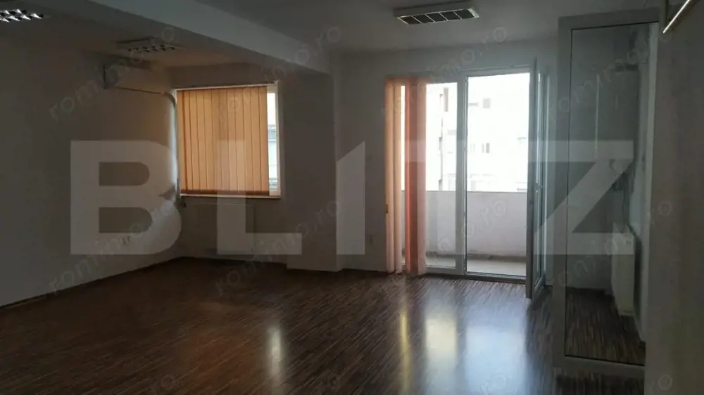 Apartament de vânzare, cu o camera, 44 mp, zona centrala