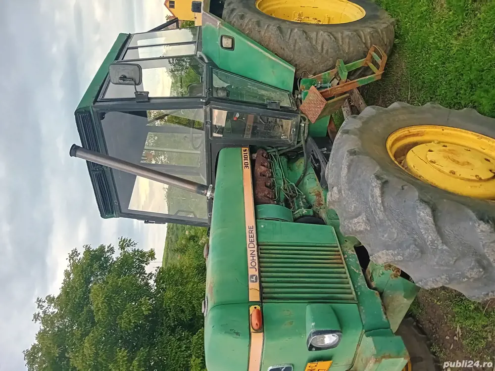 vând  tractor John deere 