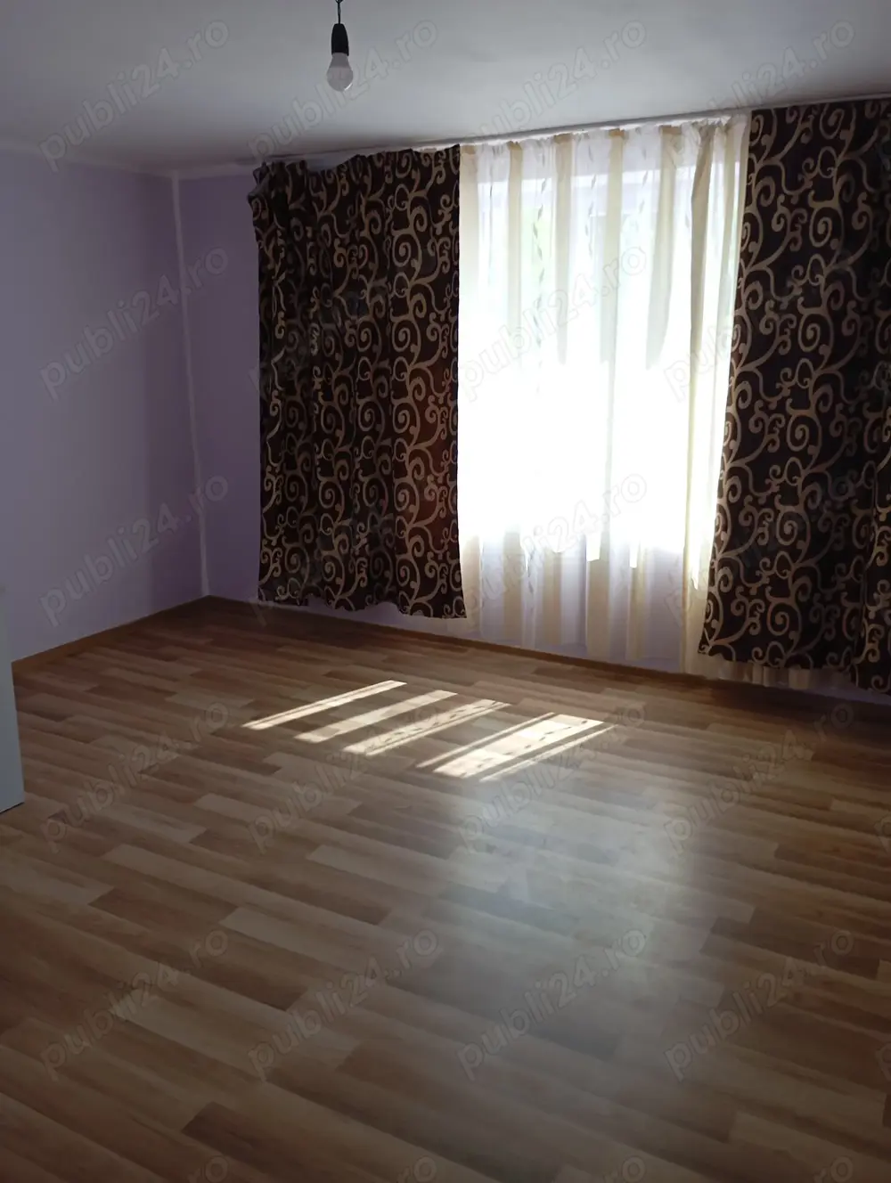 Vând Închiriez casa în comuna Pesac Vând Închiriez casa în comuna Pesac