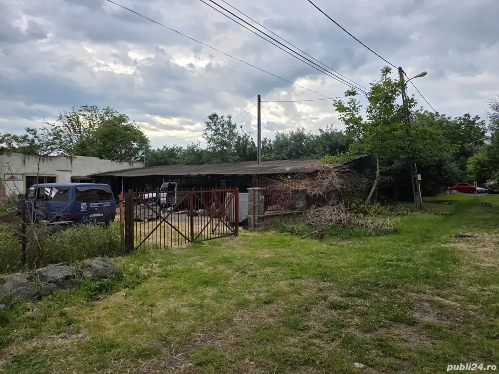 Vand teren cu casa