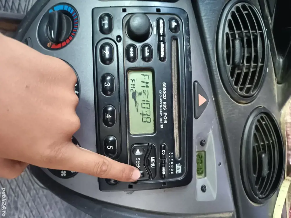 dezmembrez Ford focus mk1 2003 benzina 