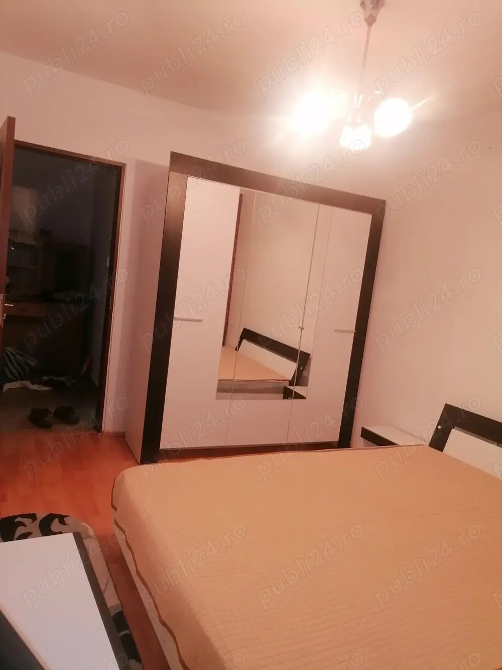 Închiriez ap 2 camere decomandate zona garii. 