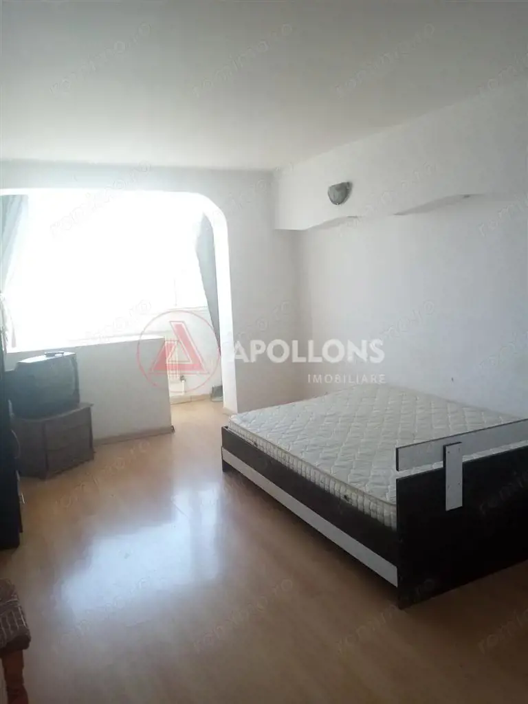 Apartament, 3 camere decomandat, Bacau, zona Orizont
