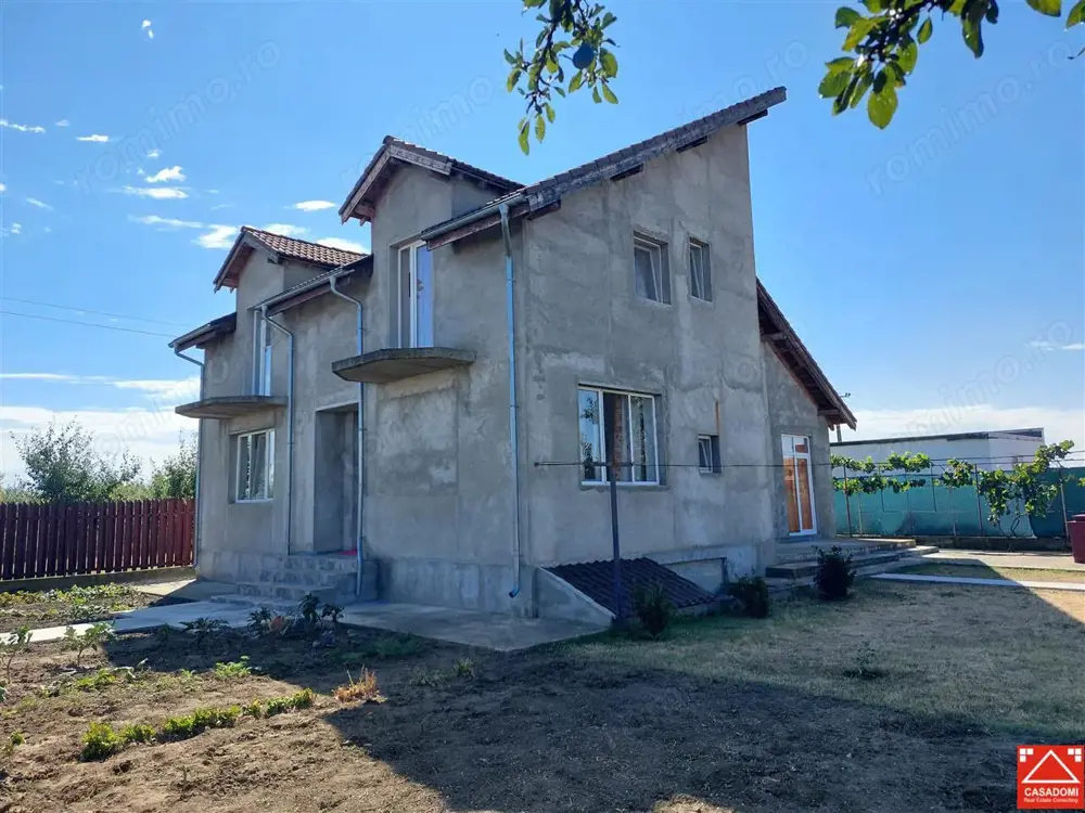 PRET REDUS!!! Casa cu 4 dormitoare in Sofronea