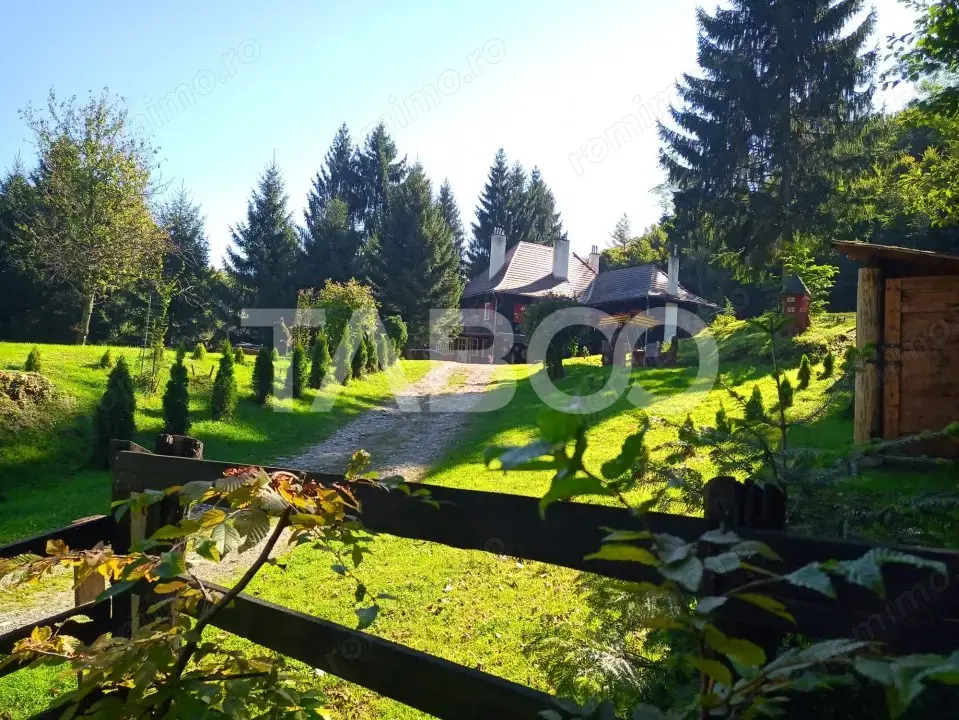Pensiune de lux de vanzare in inima padurii langa Sibiu