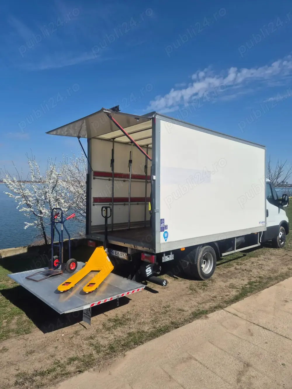 #ÎnchiriereDubăFrigorifică_Autoutilitară 3.5T doar cu Șofer, Axa dubla, Lift de 8 9 europaleti
