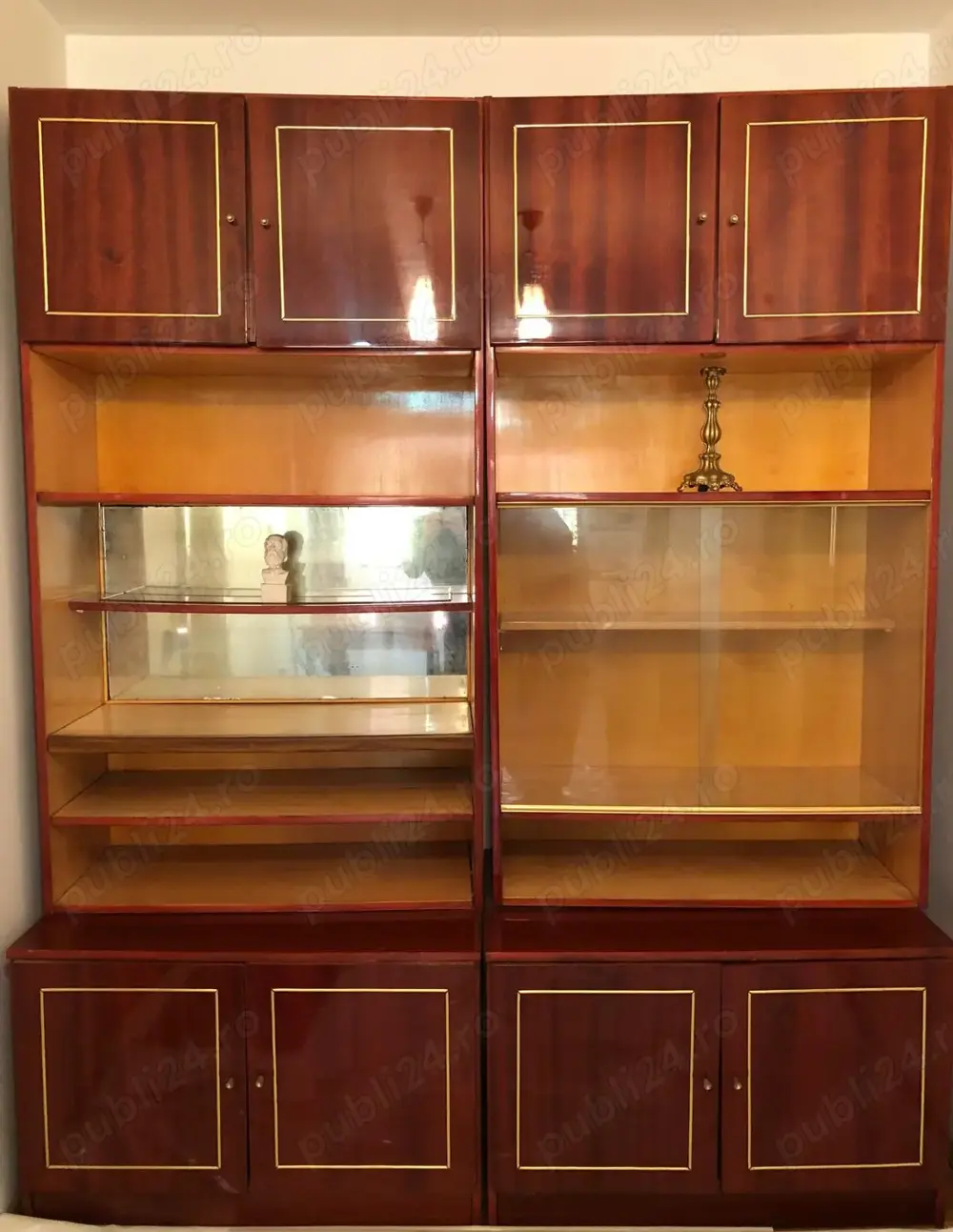 Vand 2 corpuri Biblioteca, in stare foarte buna.