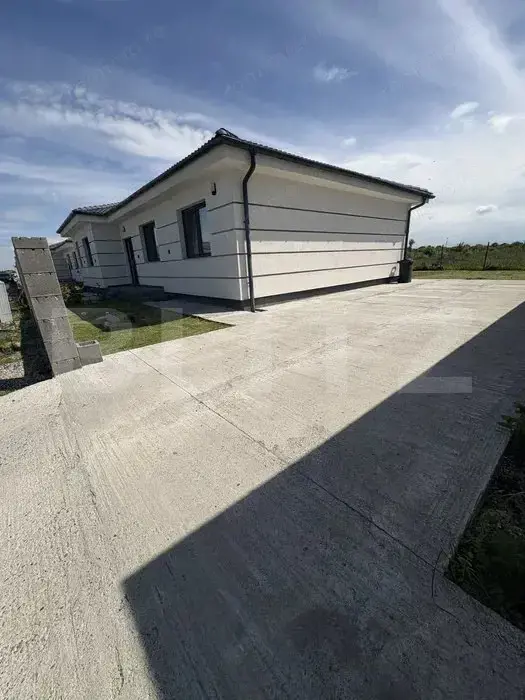  Casa moderna, de vanzare, cu 4 camere, 118 mp, zona Lucian Blaga