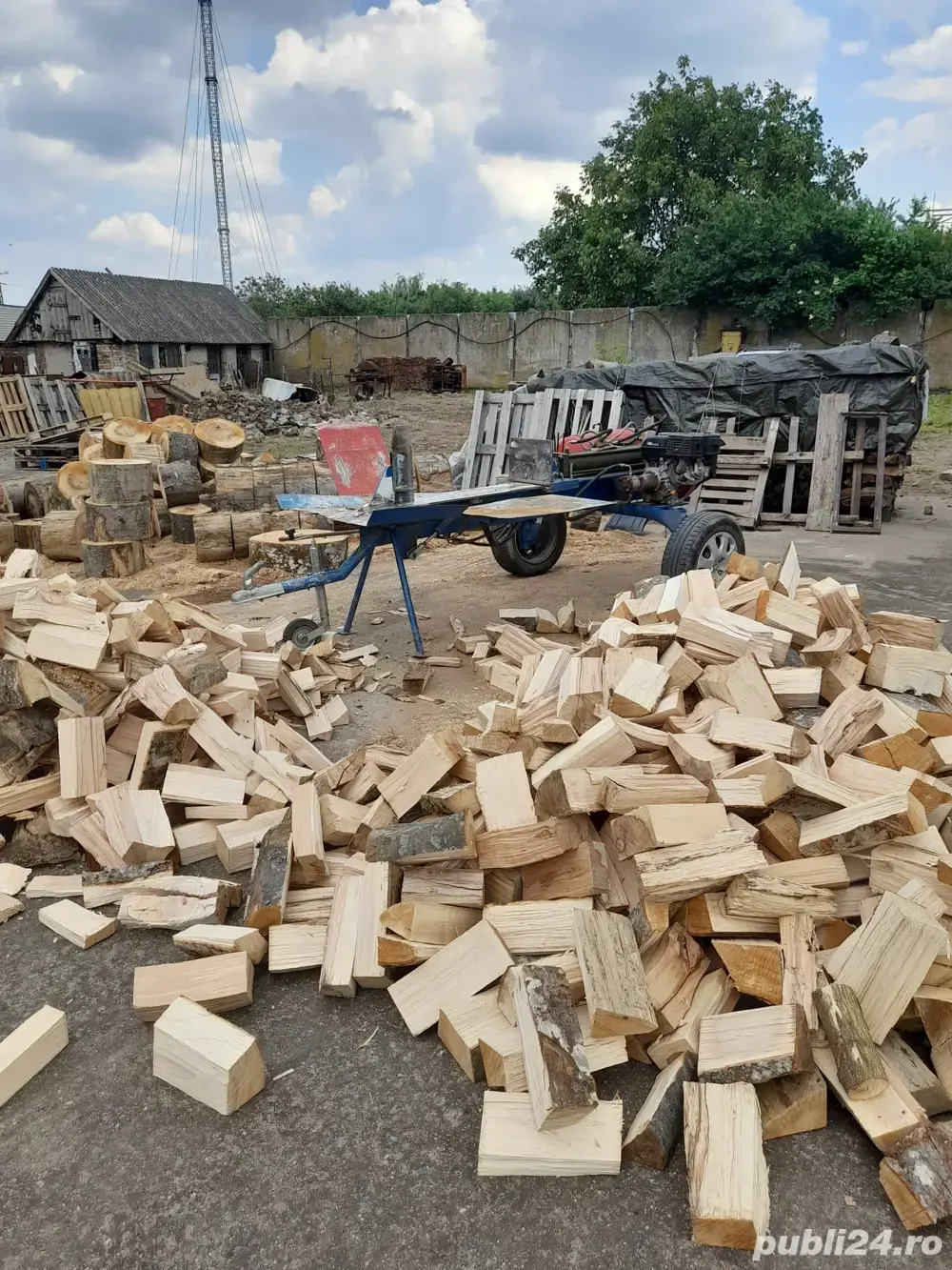 Tăiat și spart de lemne 