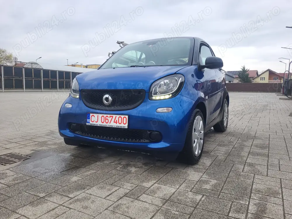 Vand Smart Fortwo 1.0 benzina an 2015Vand Smart Fortwo ,2 locuri motor 1000cm b3nzina 