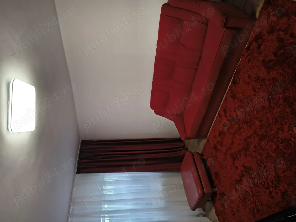 Vând apartament 4 camere decomandat 