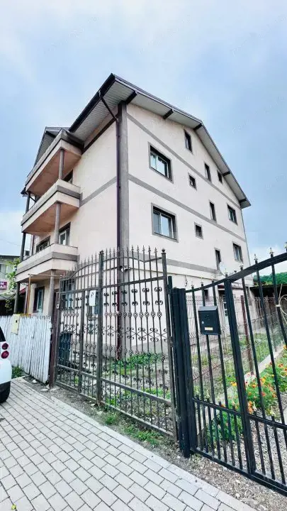 Cladire pe cadre pretabil clinica/comercial  in Bucium langa  Family Market