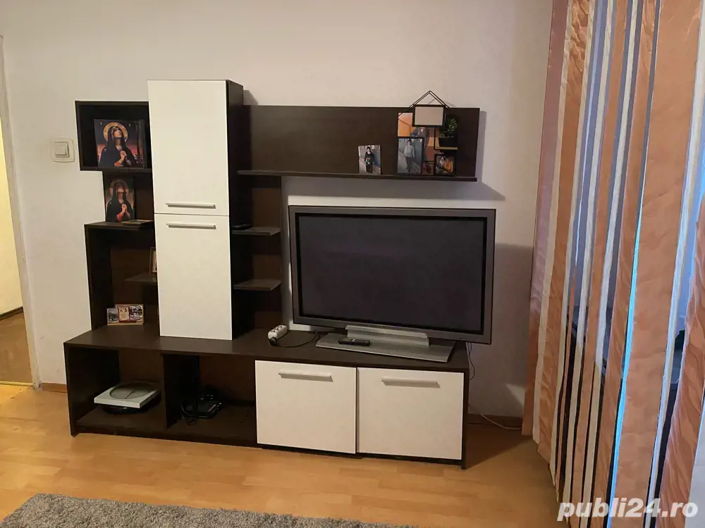 vand apartament 3 camere 