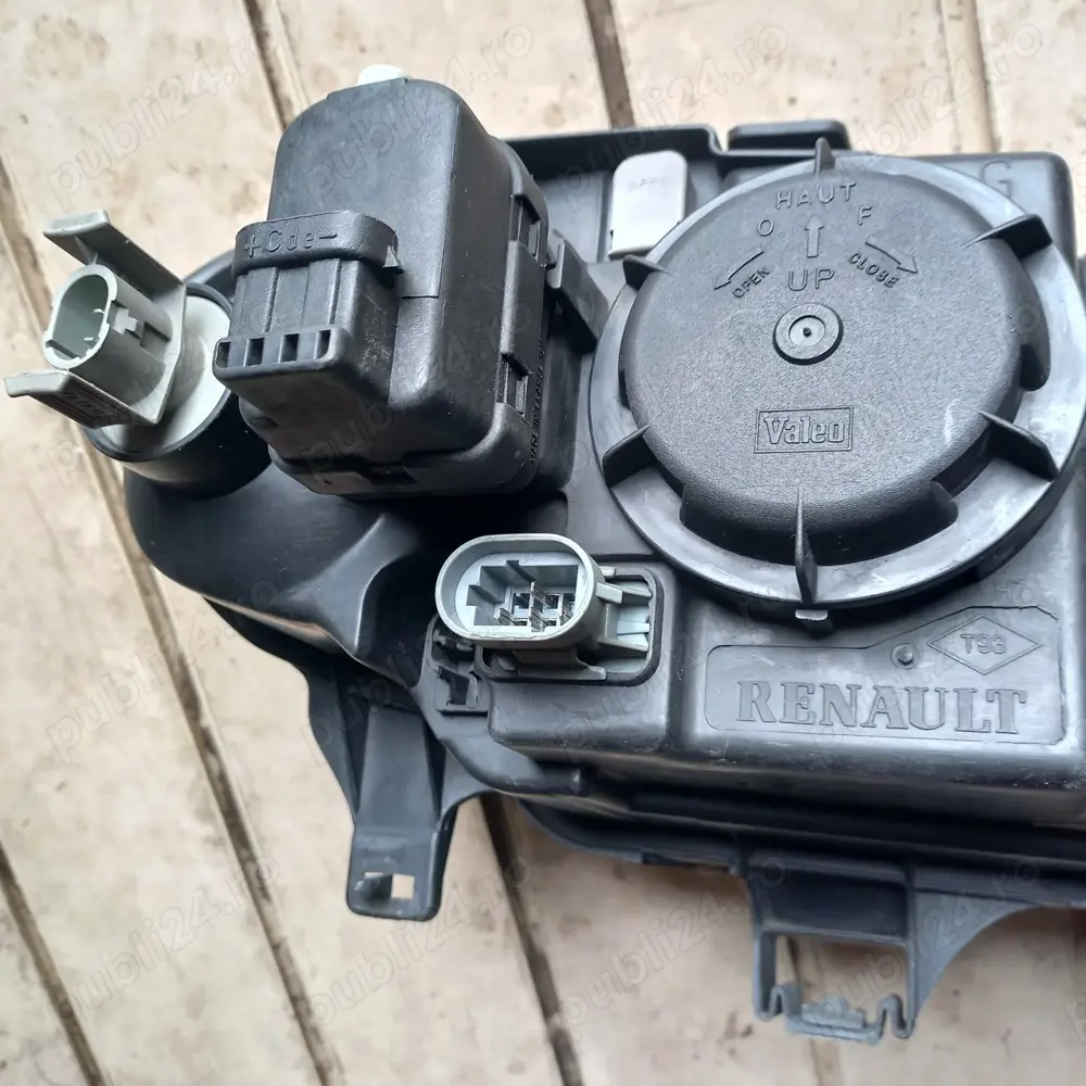 Far dreapta Renault megane2 Valeo 