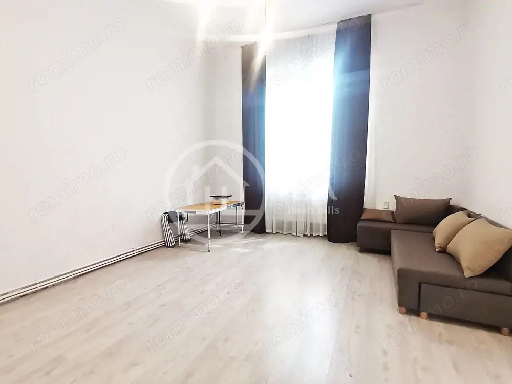 Apartament cu 1 camera la curte comuna de vanzare Central, Oradea
