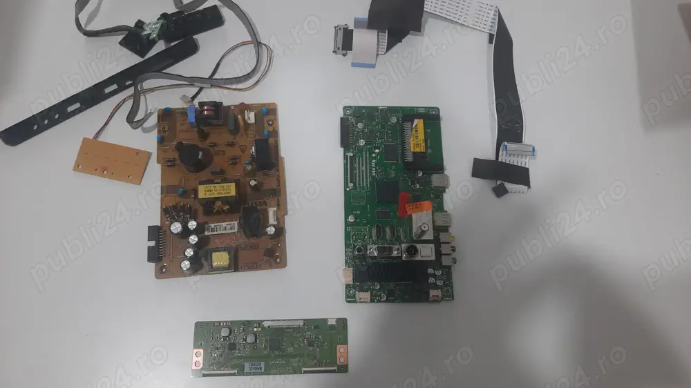 Dezmembrez TV Toshiba 32L1343DG