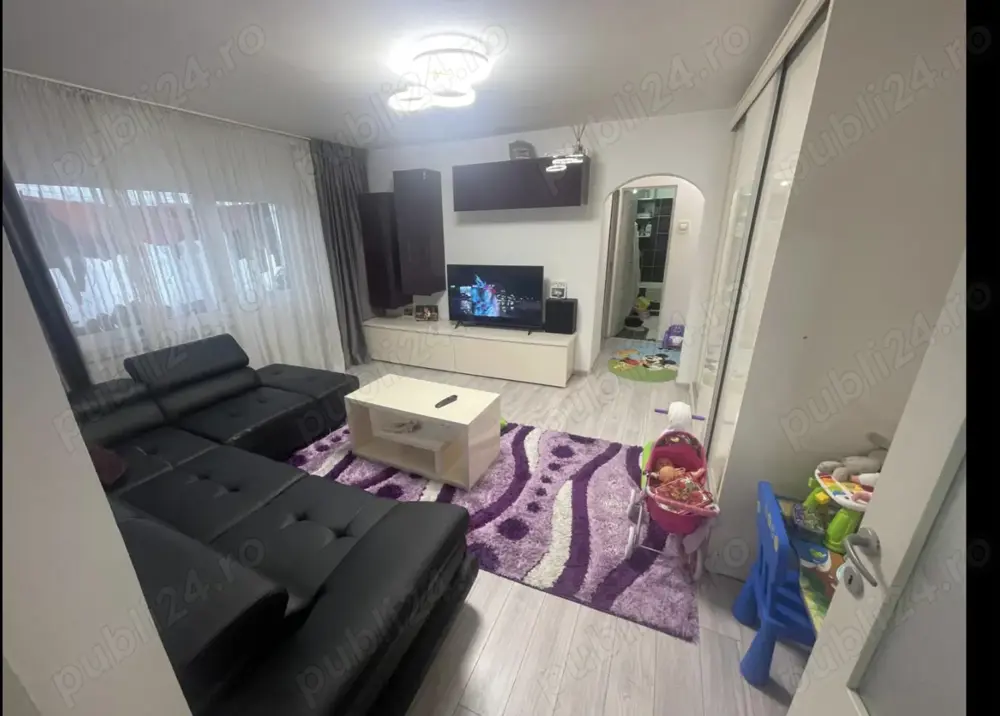 Vand apartament 3 camere