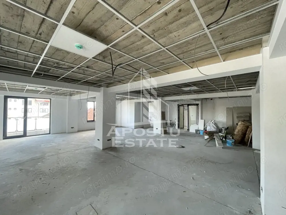 Spatiu comercial/birouri, 136 mp SAD, et.2, Zona Girocului