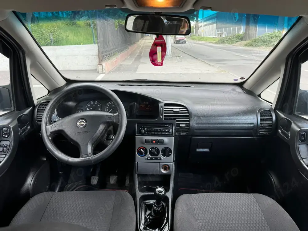 Dezmembrare Opel 2003