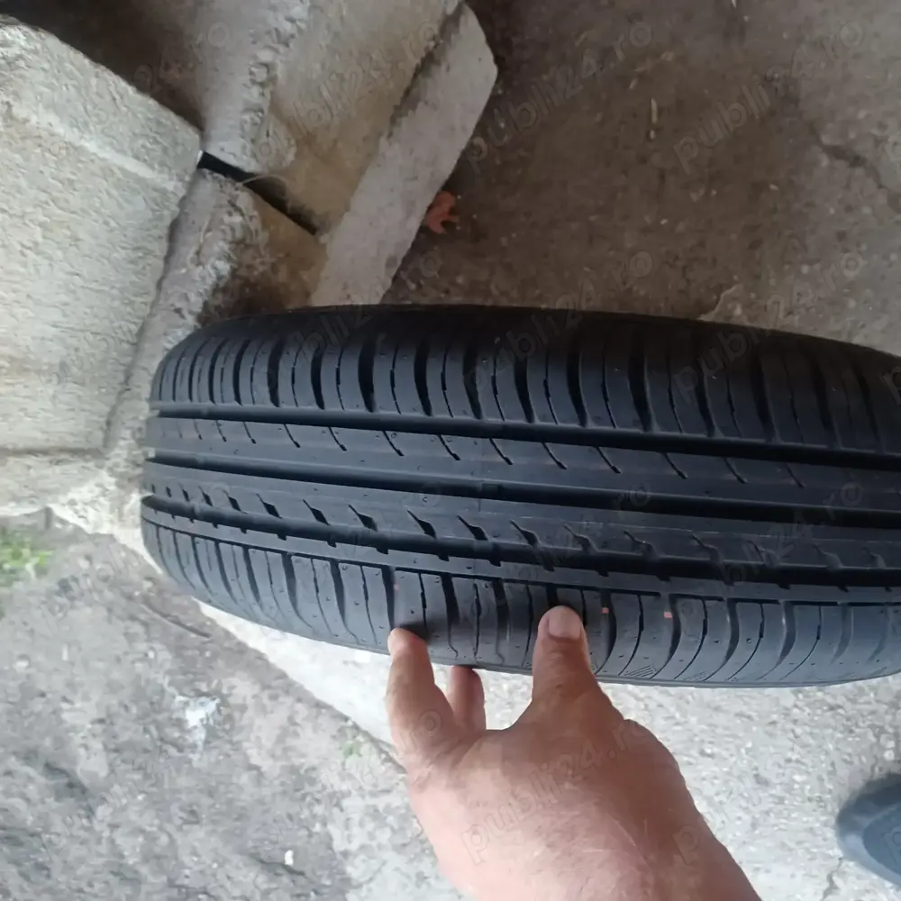 Vand 2 roti ford fiesta