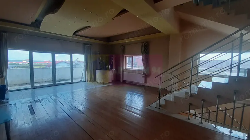 Două Etaje în Vilă în zona Voluntari de Închiriat