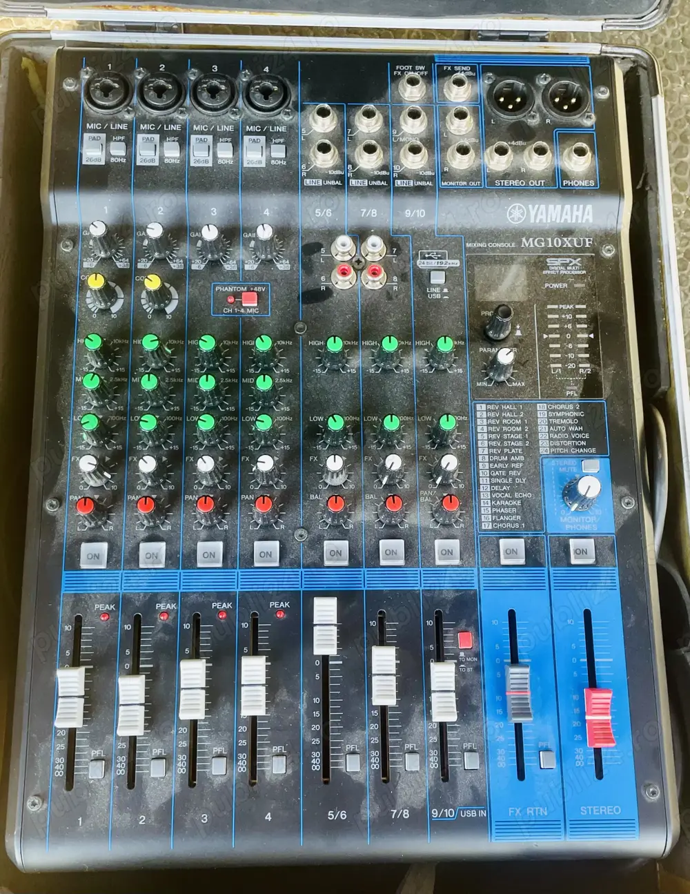Vând Mixer analog Yamaha
