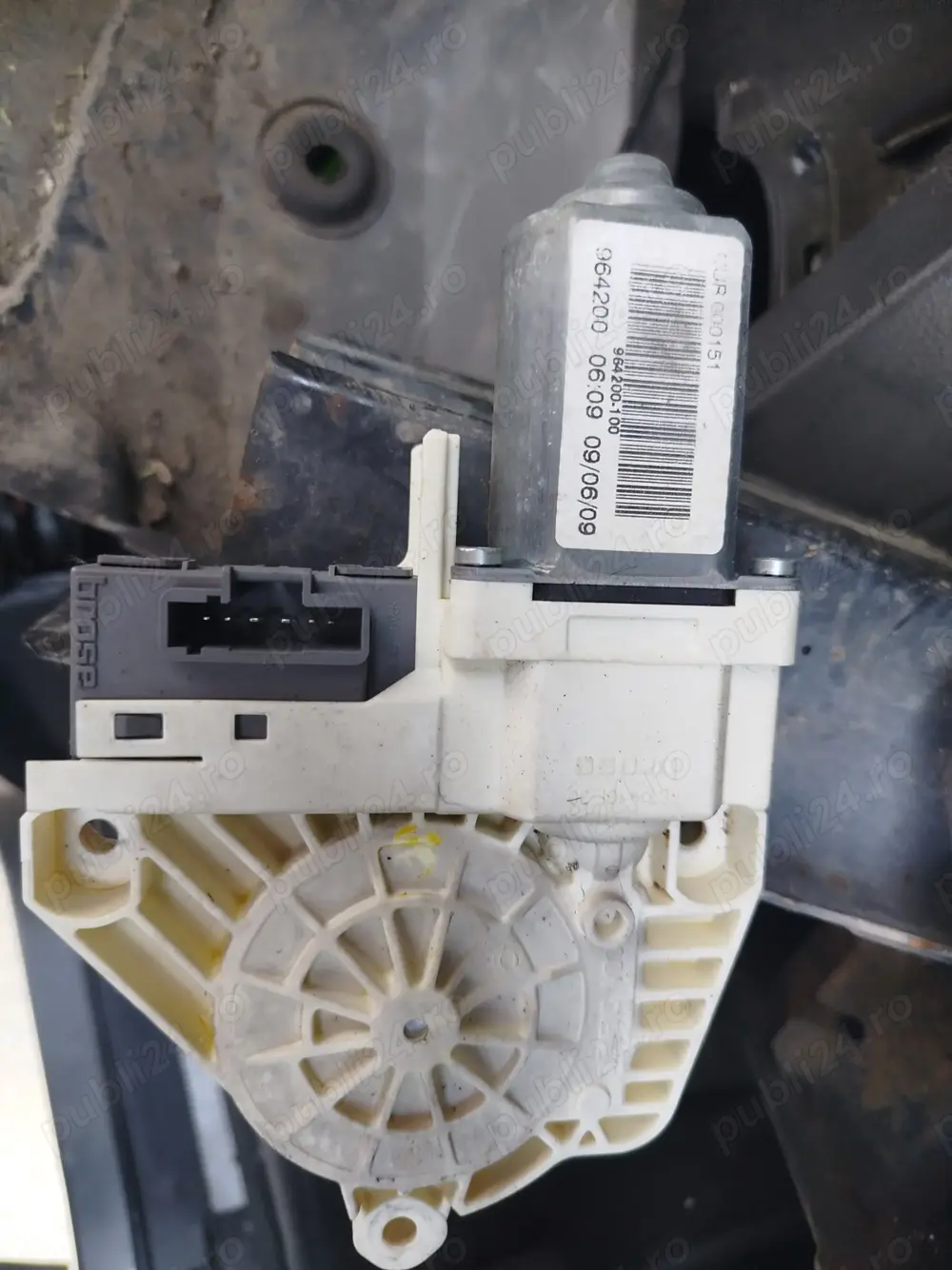 Motoraș geam fata stânga range rover sport 2005-2010