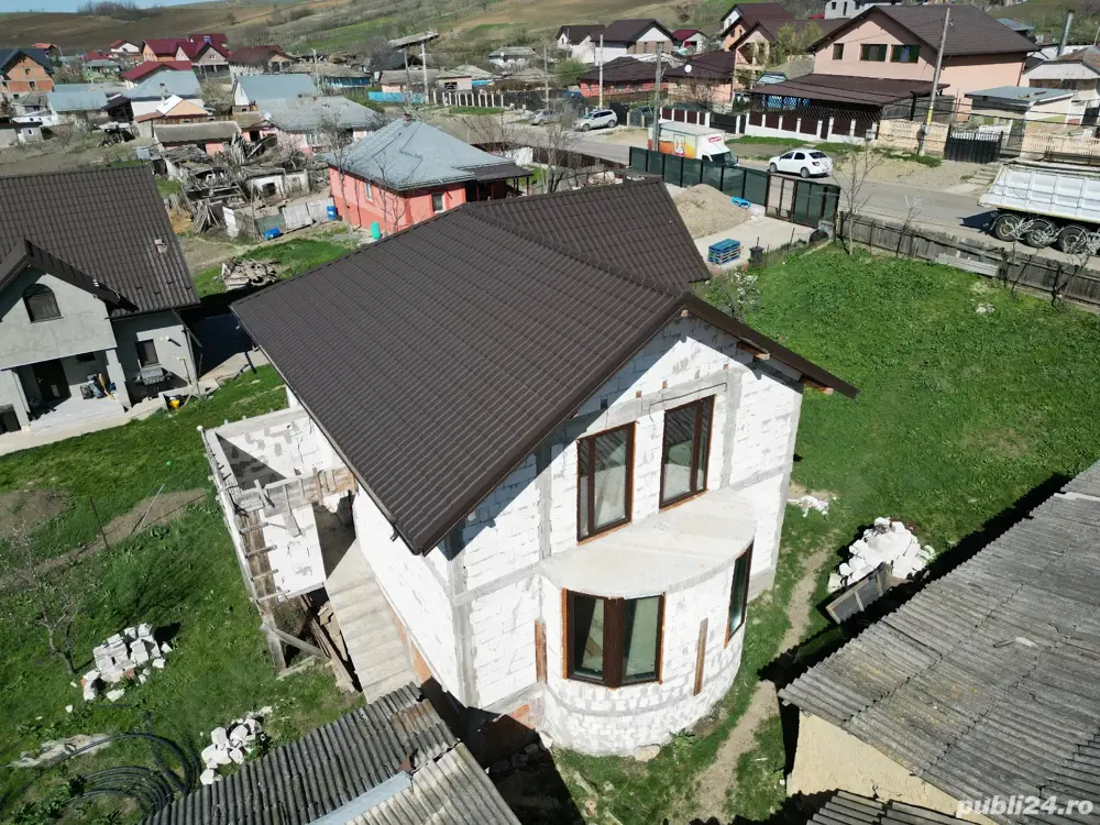 vând casă bogonos comuna Letcani 