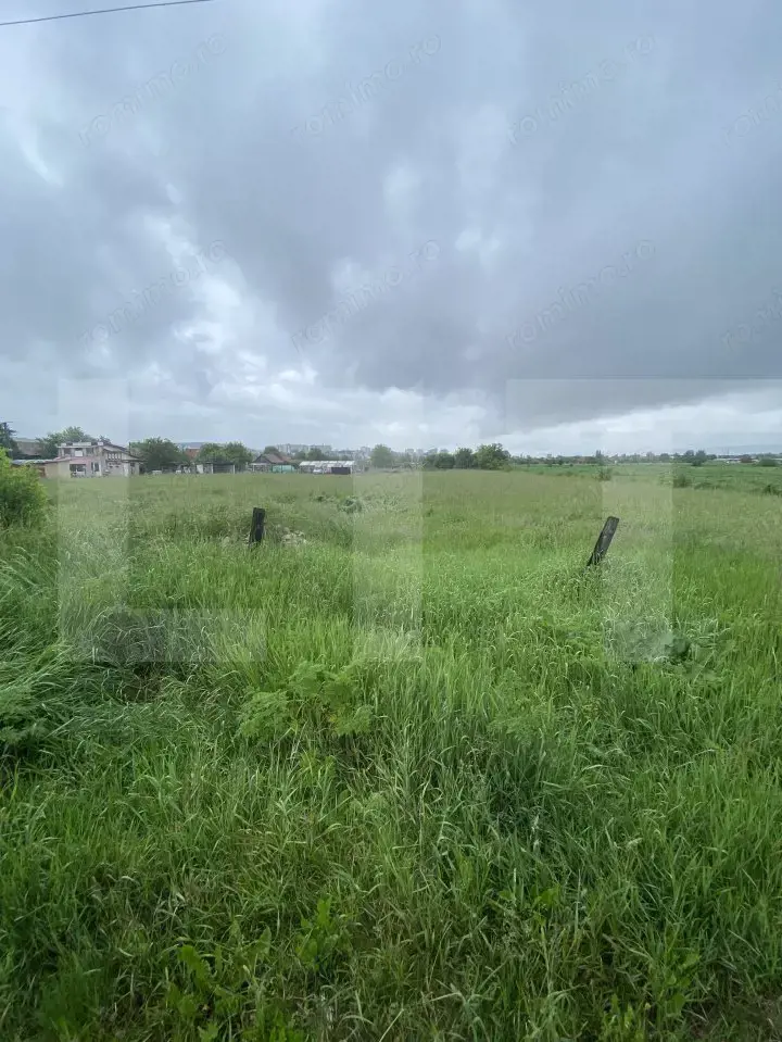 Teren intravilan de vanzare, 648 mp, zona sud