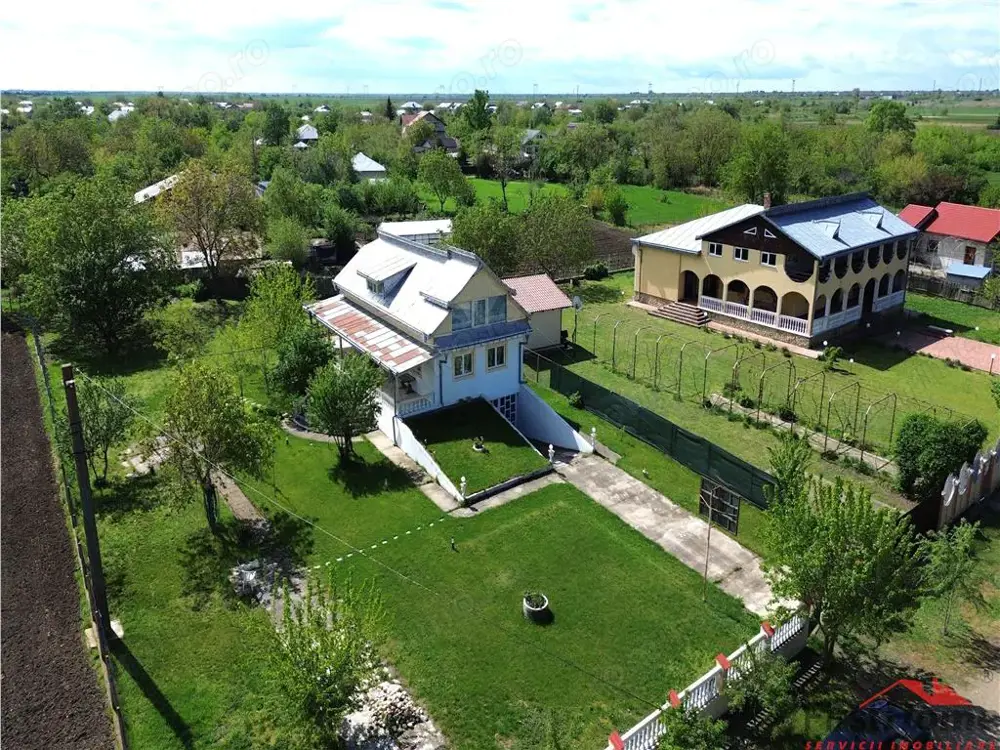 Casa demisol + parter de vanzare in Sat Vadu Rosca - Vulturu