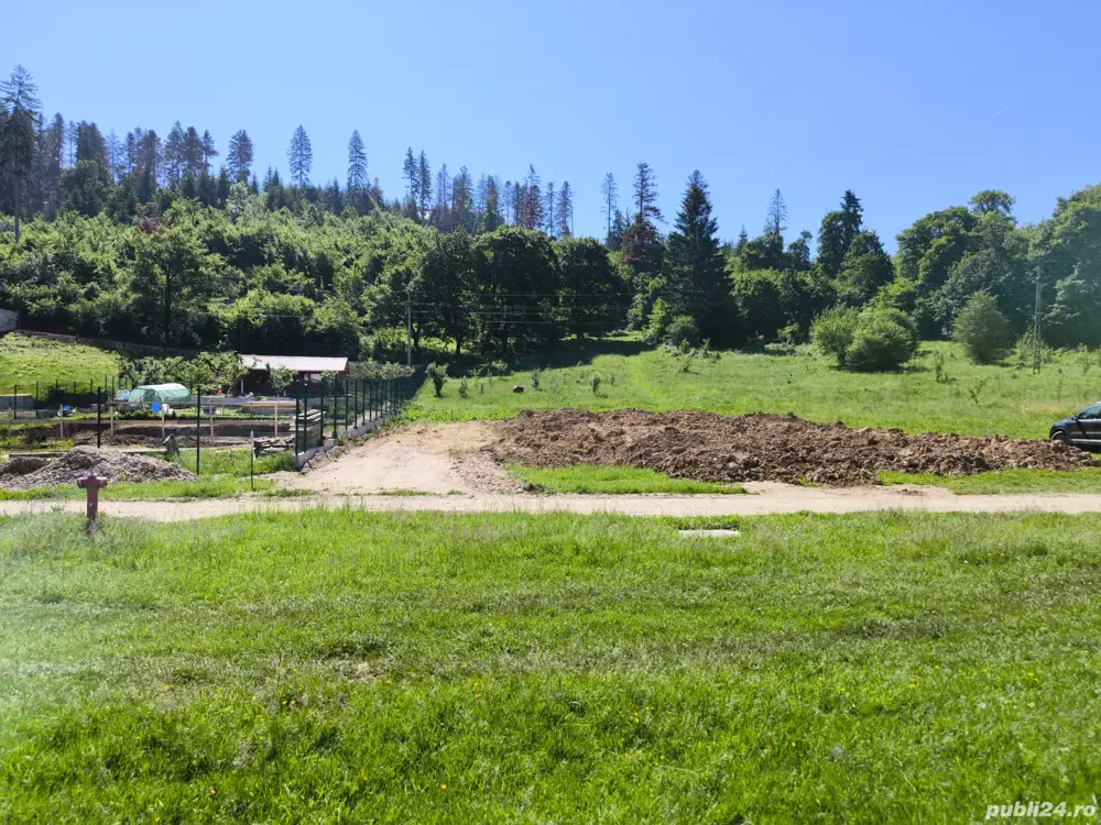 Teren intravilan deosebit - Cristian.