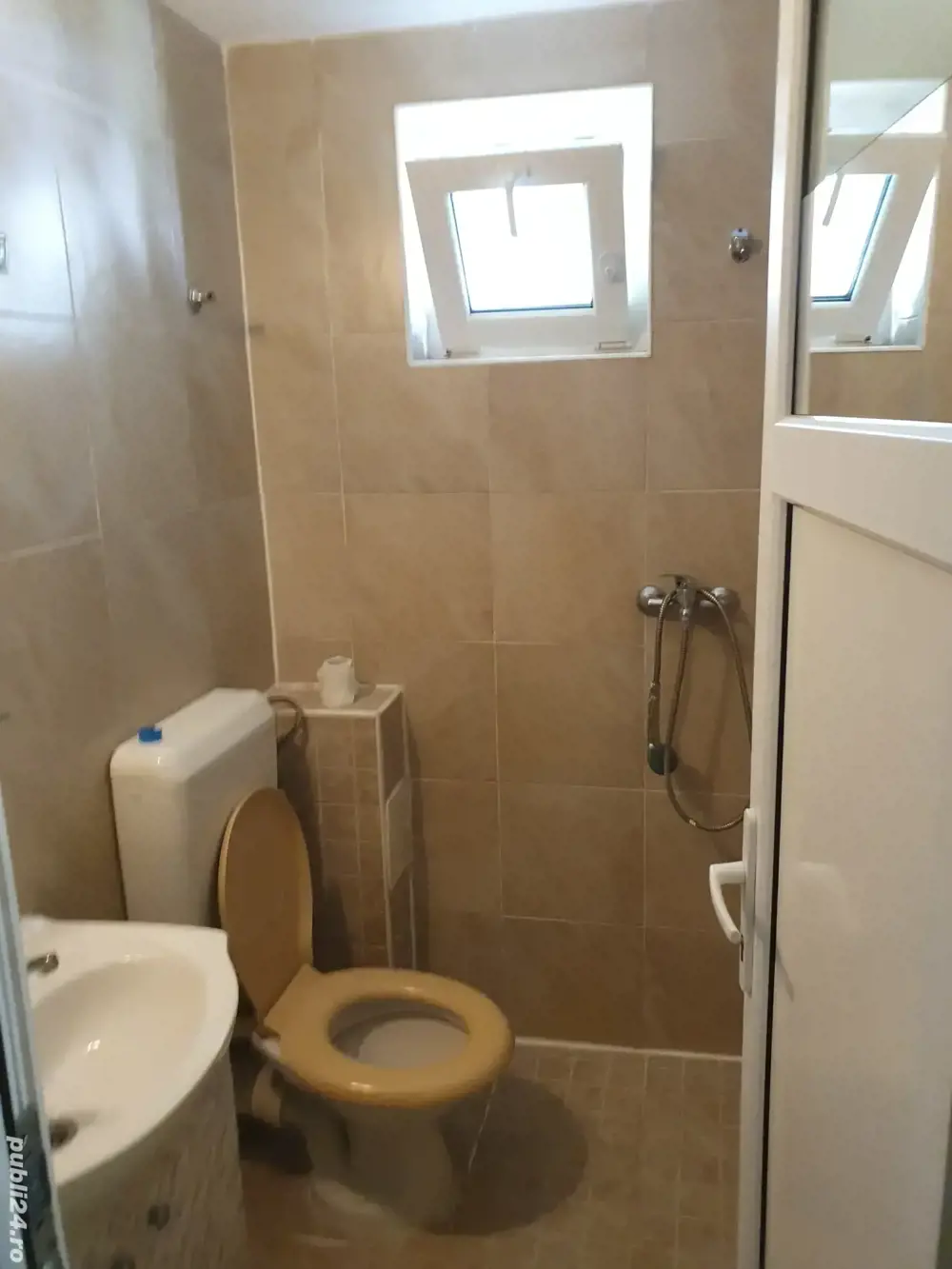 Titan 1Decembrie1918 garsonieră dubla in vila cu centrala proprie 