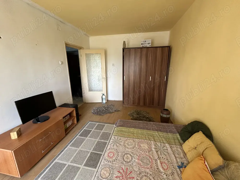 Vand gars.conf I, in Micalca zona 300 pe Faleza Muresului, et.3 din 4,st.37 mp.