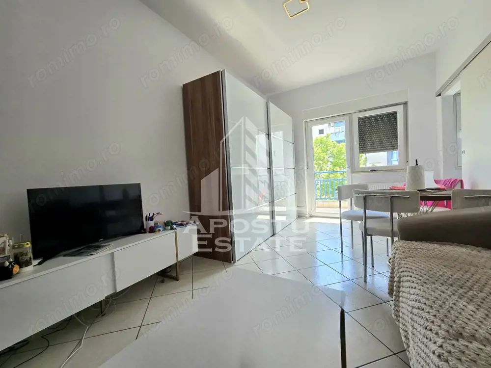 Apartament decomandat, 2 camere, loc de parcare subteran, Aradului